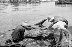 'Làng chài' Singapore thập niên 1960 qua ống kính quốc tế (2)