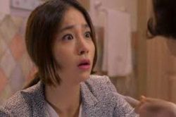 Nửa đêm, mẹ chồng gõ cửa đề nghị điều khó tin