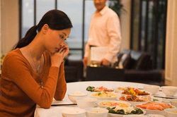 Đêm tân hôn đầy nước mắt của cô gái nghèo