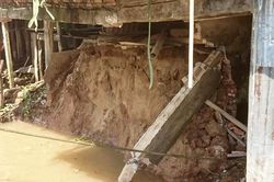 Sạt lở ở xã Long Điền B, 1 căn nhà sụp xuống rạch Ông Chưởng