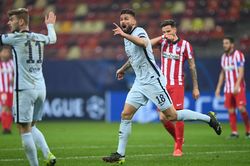 Kết quả Champions League: Giroud lập siêu phẩm, Chelsea đánh bại Atletico