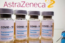 Hơn 117.000 liều vaccine COVID-19 đầu tiên về đến Việt Nam