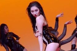Vũ đạo mới của Sunmi bị chỉ trích phản cảm