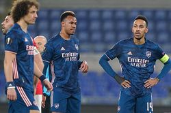 Arsenal, Leicester: Thân Europa League, hồn Premier League?