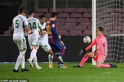 Messi lập cú đúp, Barca tạm dứt cơn khát chiến thắng