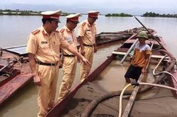 Phó Chánh văn phòng Sở GTVT Ninh Bình bị bắt vì liên quan 'cát tặc'