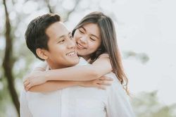 Điều gì xảy ra với cơ thể khi yêu?
