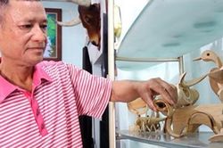 Người níu giữ hồn Việt cùng tre