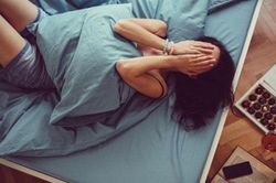 'Chết đứng' vì tin nhắn đòi nợ tới tấp đêm tân hôn tố cáo bộ mặt thật của chồng