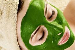Làm đẹp từ mặt nạ bột trà xanh cho từng loại da