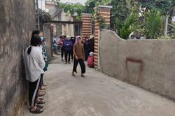 Đám tang thiếu nữ 16 tuổi bị bạn trai sát hại tại nhà: Người mẹ khóc ngất gọi tên con trong vô vọng