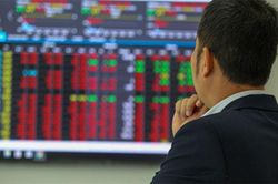 Chứng khoán hôm nay 25/2: VN-Index sẽ thế nào sau phiên lao dốc không phanh?