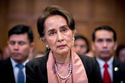 Bà Aung San Suu Kyi bị chuyển đến giam giữ tại 'địa điểm bí mật'