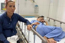Vợ diễn viên Thương Tín đã vào bệnh viện chăm sóc chồng