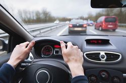 Lái xe tốc độ cao: Những điều cấm kỵ để đảm bảo an toàn