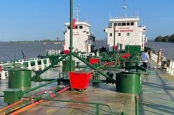 Bắt thêm 3 đối tượng, thu giữ thêm 2 tàu thủy trong đường dây buôn lậu xăng giả