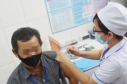 Gần 40 tình nguyện viên đầu tiên tham gia tiêm thử nghiệm vắc xin Nano Covax giai đoạn 2 tại tỉnh Long An