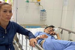 NS Thương Tín sau đột quỵ: 'Cho tôi về nhà, tôi không có tiền nằm lại'