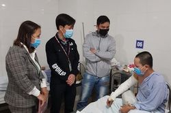 Đoàn viên, người lao động Công ty TNHH Giầy Aleron Việt Nam quyên góp ủng hộ đồng nghiệp bị tai nạn lao động