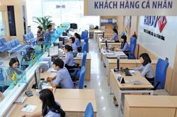 Lãi suất huy động giảm mạnh, lãi suất cho vay vẫn cao