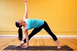 Bài tập tốt cho hệ tiêu hóa trong mùa xuân