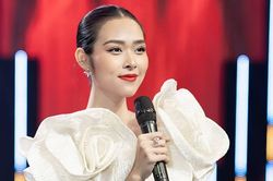 Diệp Bảo Ngọc được nhạc sĩ Huy Tuấn khen vừa hát hay vừa xinh đẹp