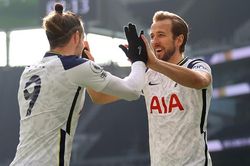 Tottenham 4-0 Burnley: Gareth Bale tỏa sáng, Mourinho tạm thời được 'cứu'