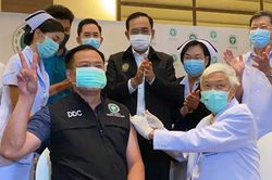 Thái Lan khởi động chiến dịch tiêm chủng vaccine ngừa Covid-19