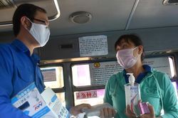 TPHCM khử khuẩn hệ thống xe buýt đón HS-SV đi học trở lại