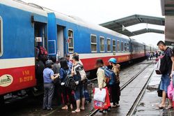 Chạy lại hàng ngày đôi tàu khách Thống Nhất SE5/SE6