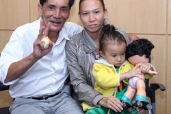Người vợ không được Thương Tín yêu nhưng vẫn hết lòng hi sinh, chồng bệnh tật càng thương hơn