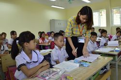 Đừng làm khó người thầy