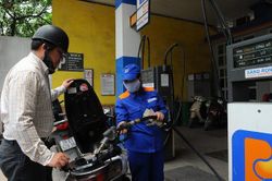 Xăng dầu tăng giá: Người dân, doanh nghiệp thêm nỗi lo