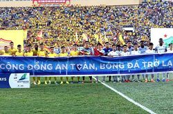 Bóng vẫn sẽ lăn...