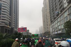 Hà Nội mịt mờ sương khói vì không khí lạnh