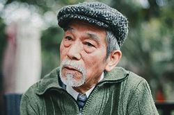Xót xa hình ảnh những nghệ sĩ mắc bệnh hiểm nghèo tuổi xế chiều