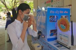 Nữ sinh chế tạo ATM '4 trong 1' dùng năng lượng mặt trời