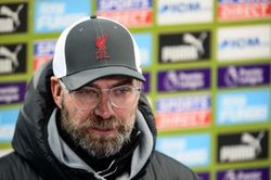 Liverpool chấm dứt chuỗi thất bại, Klopp mừng vì... bị gạch khỏi top 4