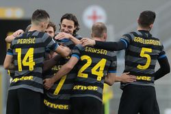 Kết quả Inter 3-0 Genoa: 3 cựu binh MU nổ súng, Inter độc chiếm đỉnh bảng Serie A