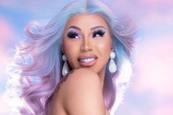 Cardi B độc chiếm ngôi đầu bảng xếp hạng âm nhạc Mỹ với 'Up'