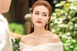 Khán giả bất lực chạy 'té khói' khi bị Ninh Dương Lan Ngọc tấn công bằng bột màu