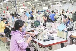 Phát huy vai trò của công đoàn trong thi đua sản xuất, kinh doanh