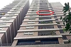 Rơi từ tầng 13 được cứu là hi hữu, đừng để trẻ chết oan vì chung cư kém an toàn