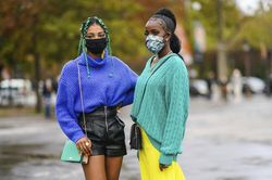 Tín đồ thời trang không sợ 'tối cổ' khi ngồi nhà vẫn có thể xem Paris Fashion Week