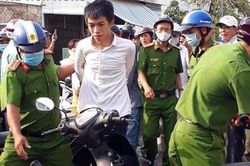 Bắt giữ 2 đối tượng sử dụng súng cướp ngân hàng