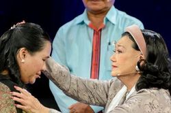 NSND Kim Cương đoàn tụ con gái nuôi sau hơn 40 năm ly tán