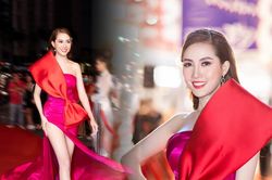 Phan Thị Mơ khoe đôi chân dài thẳng tắp không tì vết trên thảm đỏ