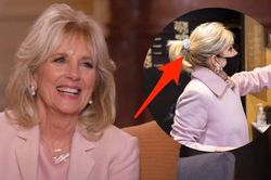 Phu nhân Tổng thống Biden cũng 'bắt trend' style Hàn với chun buộc tóc sành điệu