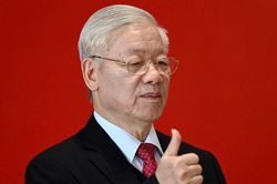 'Mong Tổng bí thư nhiều sức khỏe để vững tay chèo lái'
