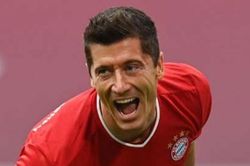Cuộc đua 'Chiếc giày Vàng' châu Âu 2020/2021: Ronaldo tăng tốc, Messi bám đuổi, Lewandowski vững ngôi đầu